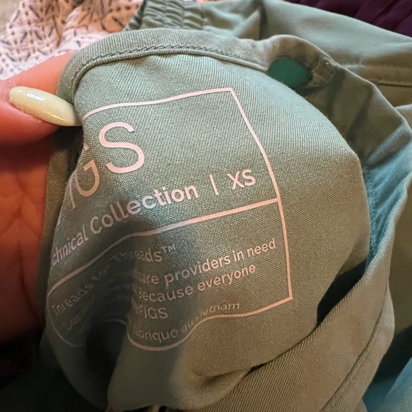 Figs Scrub Set - Picture 3 of 5